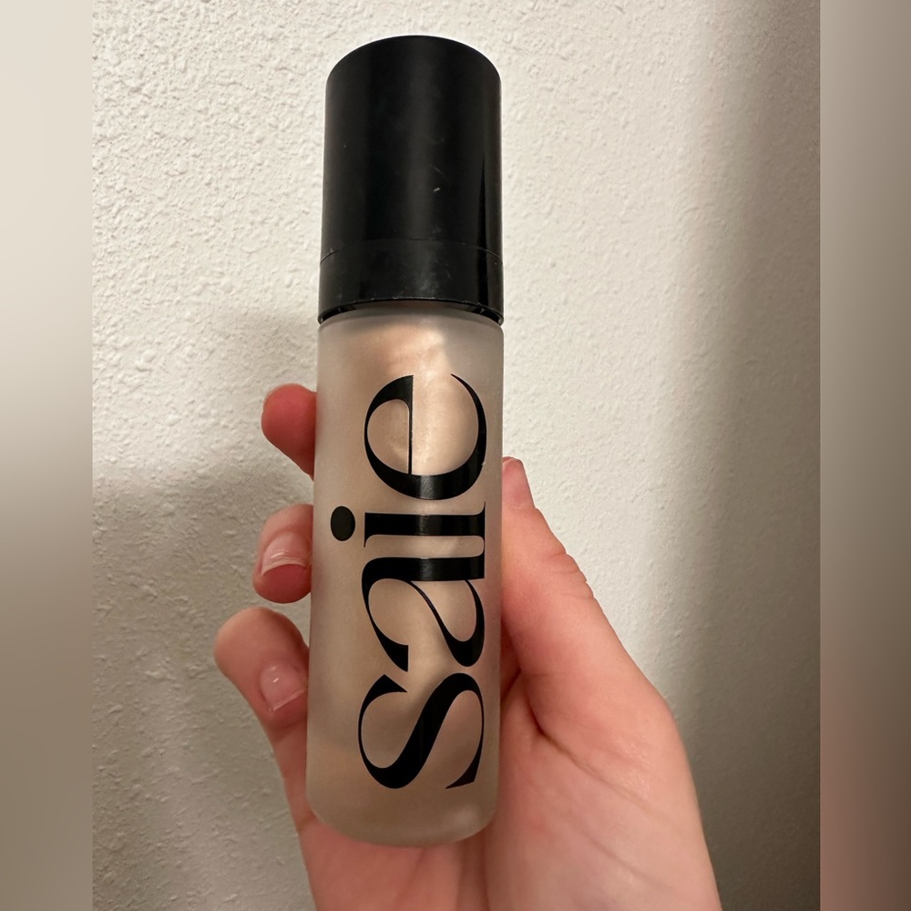 Saie dewy highlighter in starlight